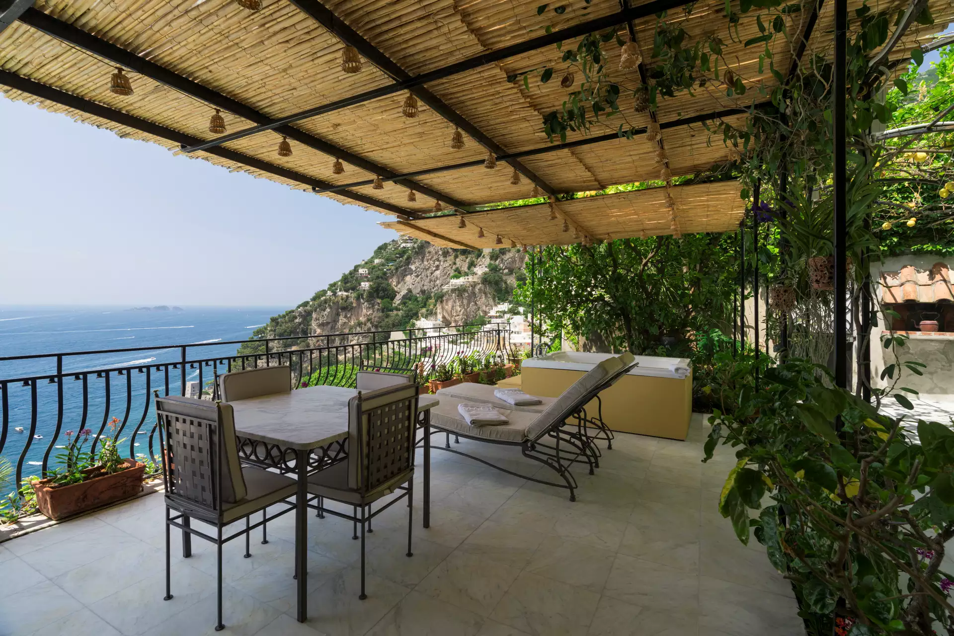 Villa Magia Positano Accomodations - Deluxe Suite with Jacuzzi 7_2025-7 Amalfi Coast